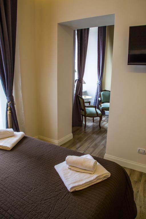 Cavour Forum Suites โรม ห้อง รูปภาพ